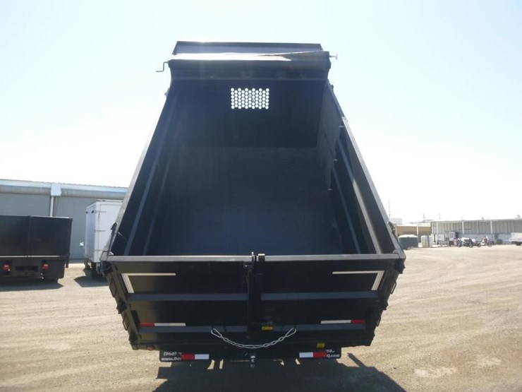 2012-isuzu-npr-image-8