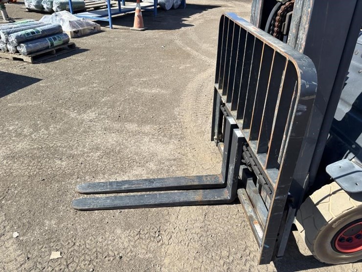 2016-linde-e25pl-forklift-image-10