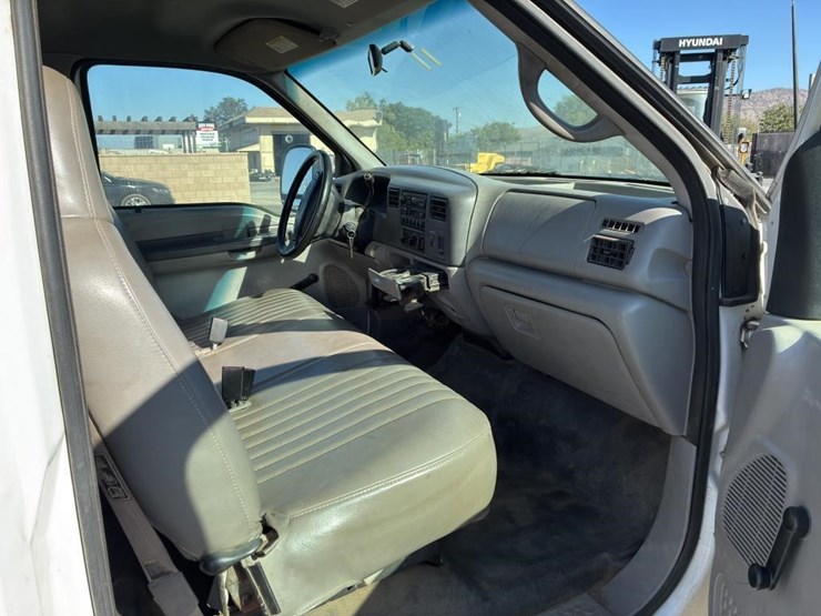 2001-ford-f550-image-10