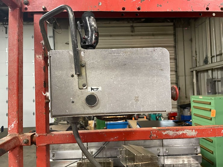 #1983-•-19'-scissor-lift-(e)-image-21