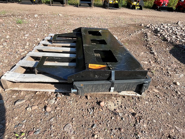 #8225-•-new-kc-45"-skid-steer-fork-frame-image-3