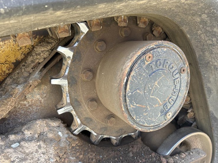 2018-deere-333g-image-62