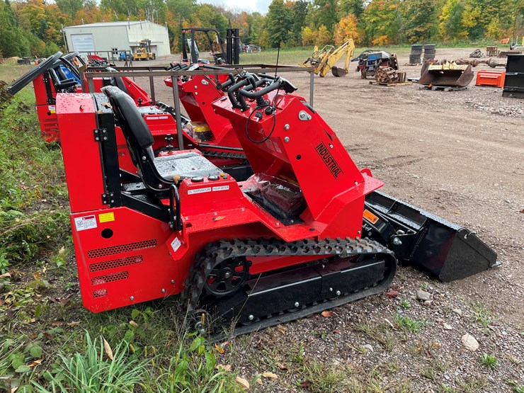 #8169-•-agt-crawler-loader-image-4