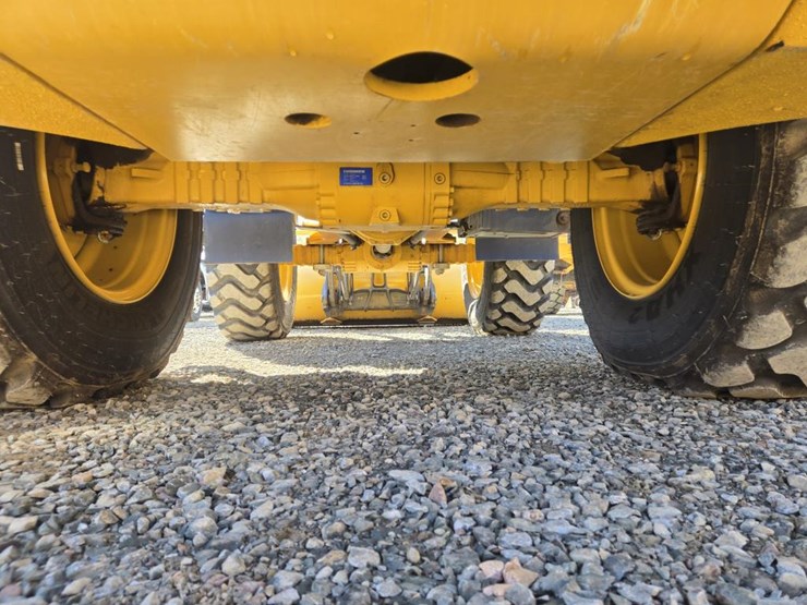 2019-deere-344l-image-50
