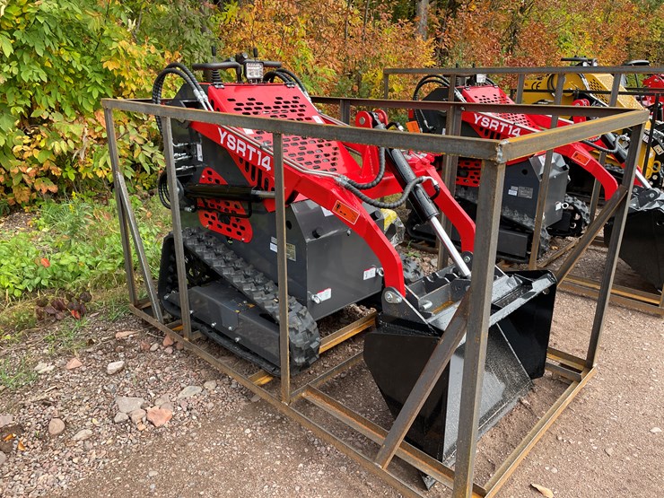 #8173-•-agt-compact-track-loader-image-3