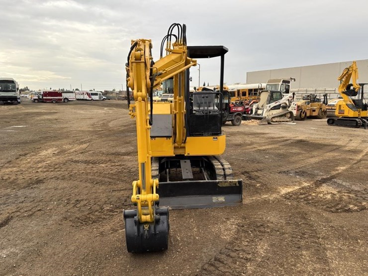 komatsu-pc28uu-image-6