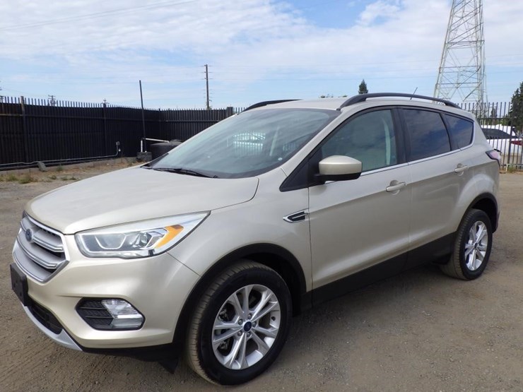 2017-ford-escape-image-1
