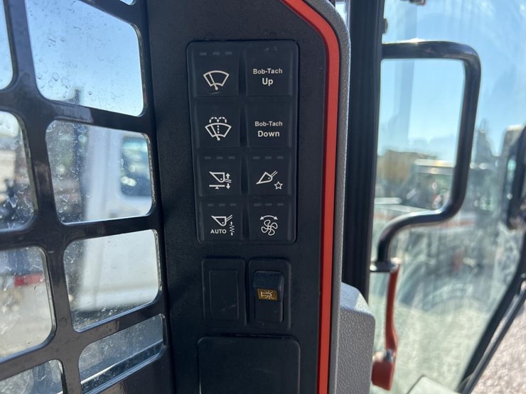 2021-bobcat-s64-image-43