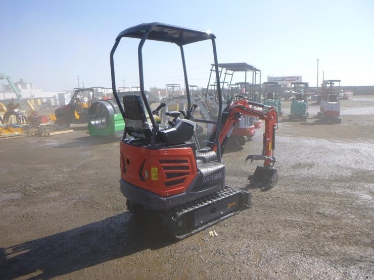 2025-agt-mx15rx-hydraulic-excavator-image-3