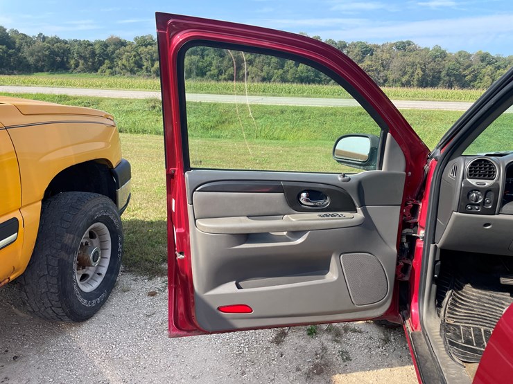 2004-gmc-envoy-image-27