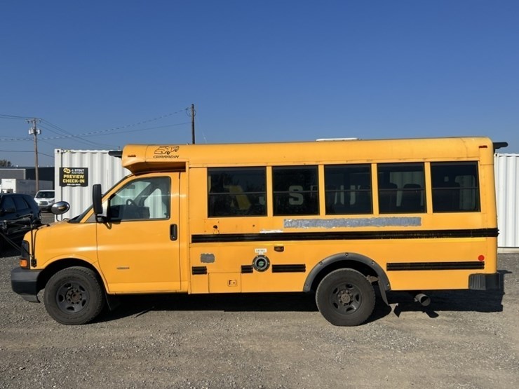 2009-chevrolet-express-school-bus-image-7