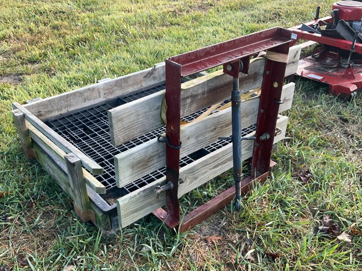 #106-•-3-pt.-carryall-platform-image-1