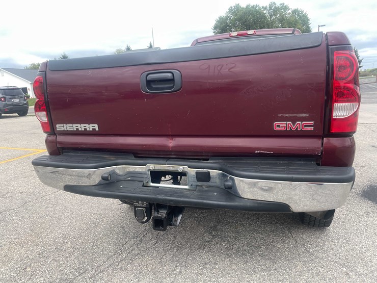 2003-chevrolet-silverado-2500-image-6