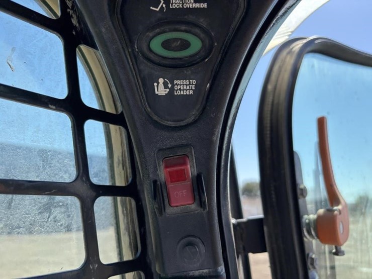 2022-bobcat-s850-image-39