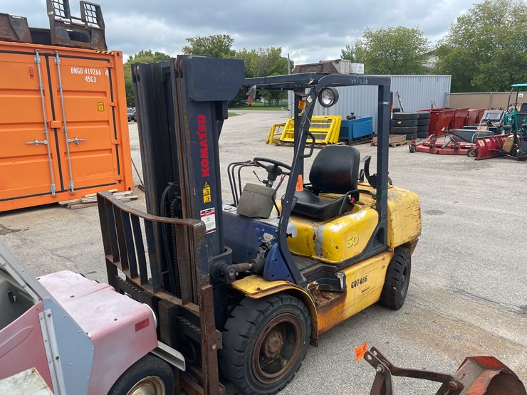 #1982-•-komatsu-forklift-(o4)-image-1