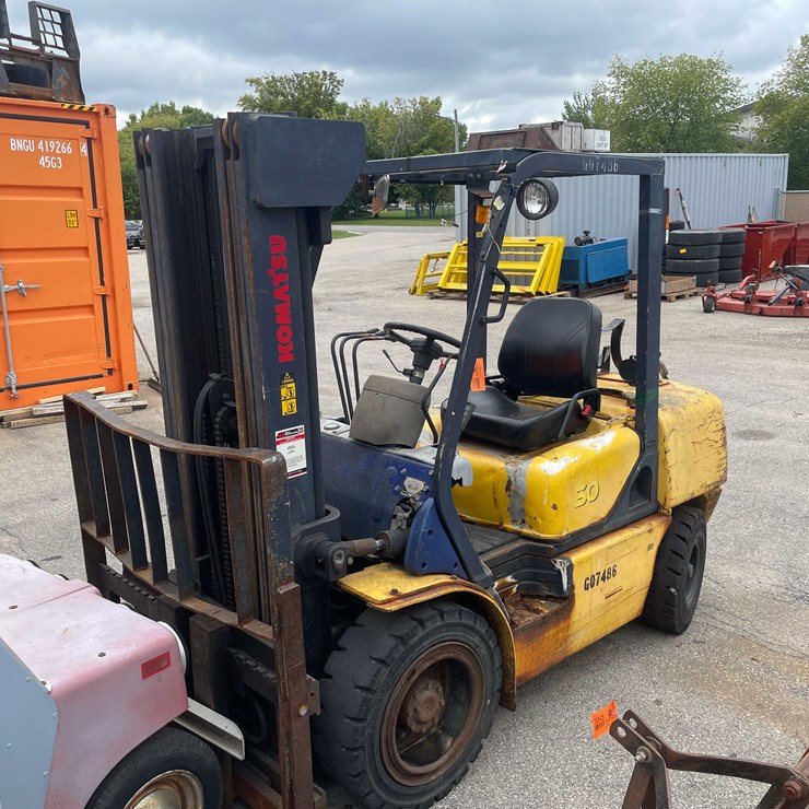 #1982 • Komatsu Forklift (O4)