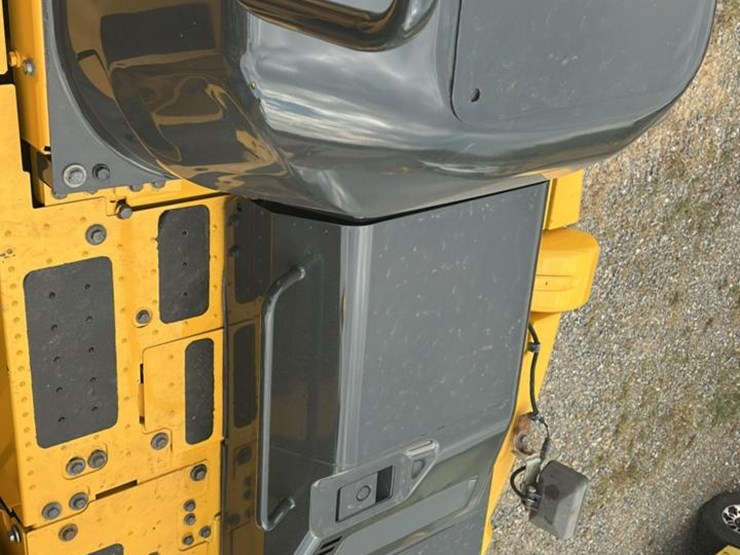 2021-komatsu-pc228-image-28