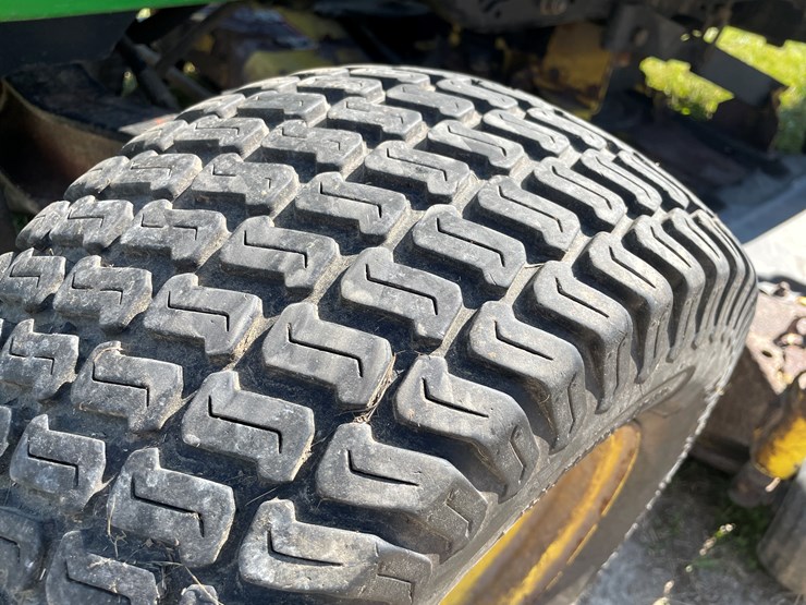 john-deere-x465-image-9