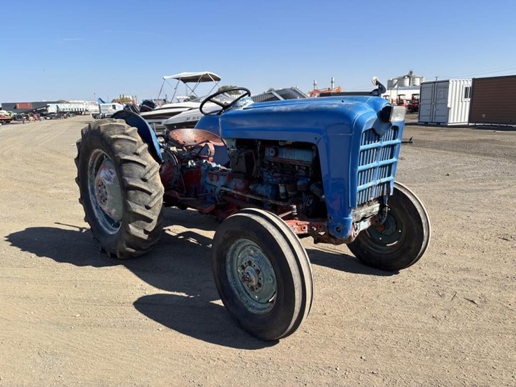 ford-tractor-image-2