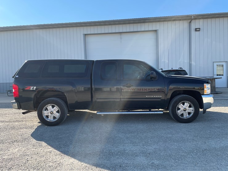 #1012-•-2012-chevy-silverado-1500-extended-cab-pickup-truck-image-5