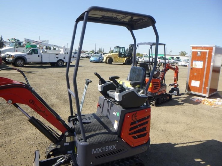 2025-agt-mx15rx-hydraulic-excavator-image-18