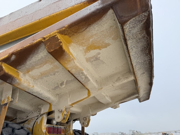 komatsu-hd465-5-image-21