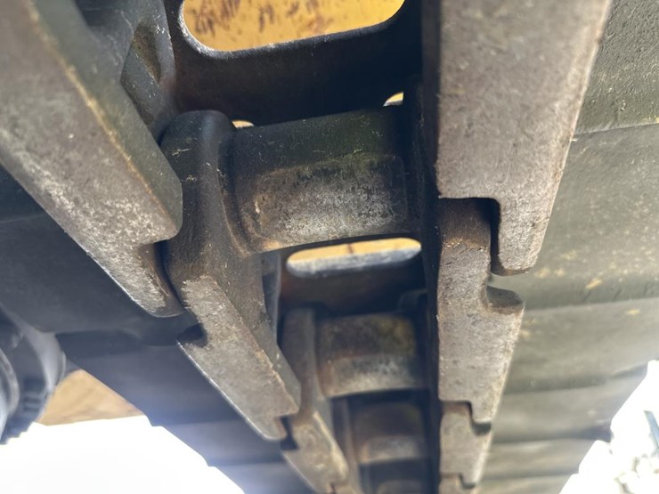 2011-caterpillar-320d-image-85