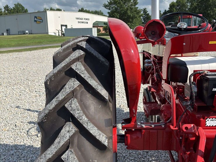 farmall-340-image-67