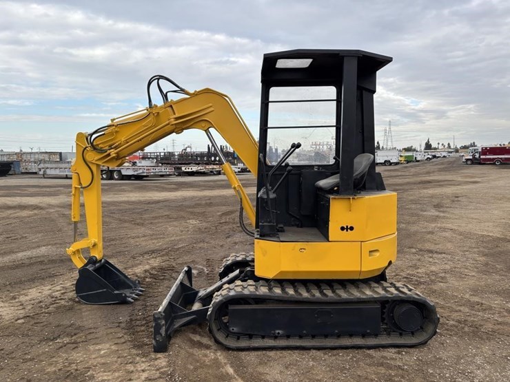 komatsu-pc28uu-image-5