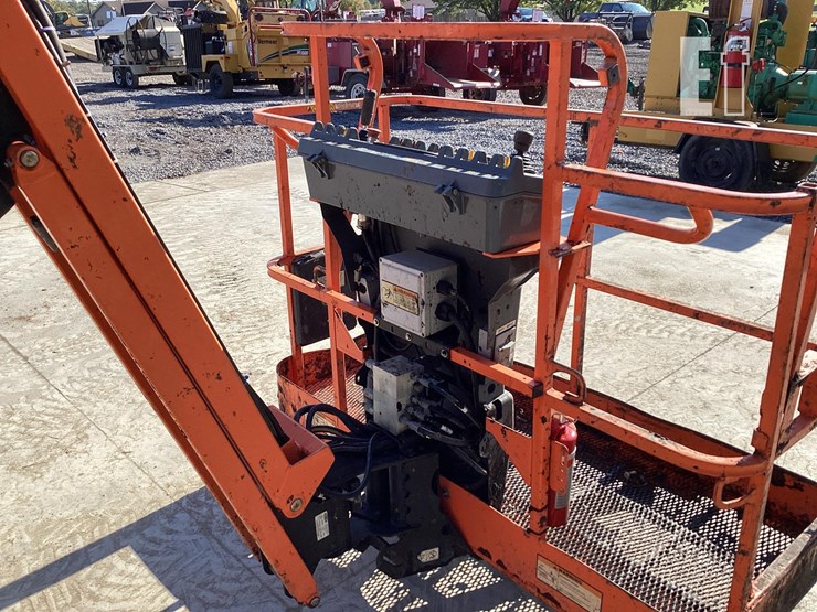 2010-jlg-450aj-image-11