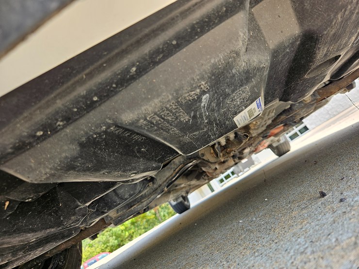 #16993-•-2012-toyota-prius-c-passenger-car-image-24