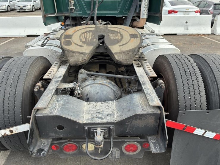 2012-mack-pinnacle-truck-tractor-image-6