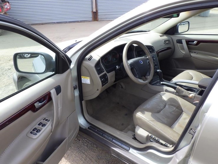 2004-volvo-xc70-image-5