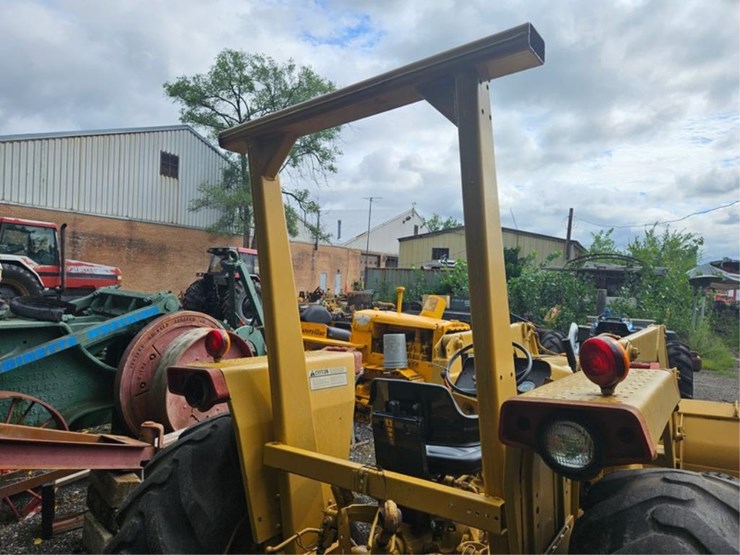 #2008-•-massey-ferguson-loader-tractor-image-44