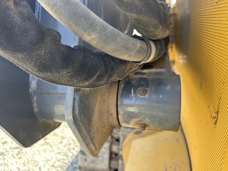 2018-deere-333g-image-23