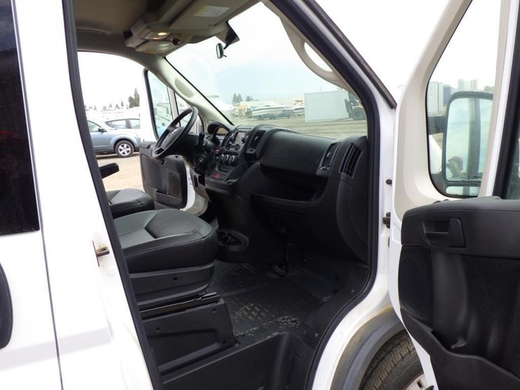 2018-ram-promaster-2500-image-6