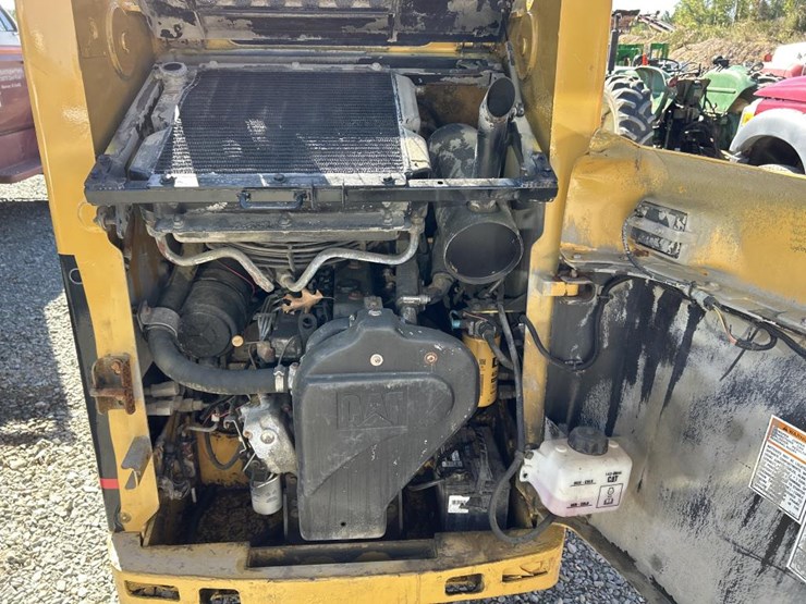 caterpillar-236-image-22
