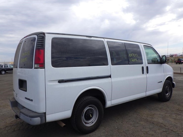 1999-chevrolet-express-3500-image-3