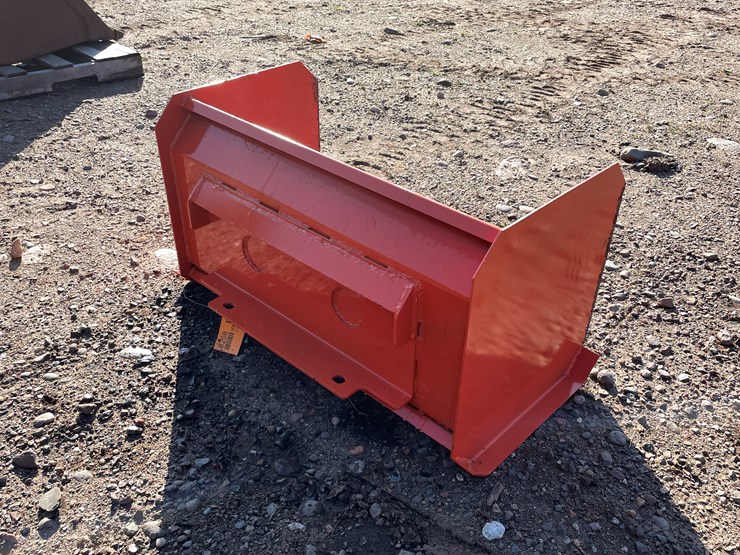 #8208-•-new-kc-36"-mini-skid-steer-snow-pusher-image-3