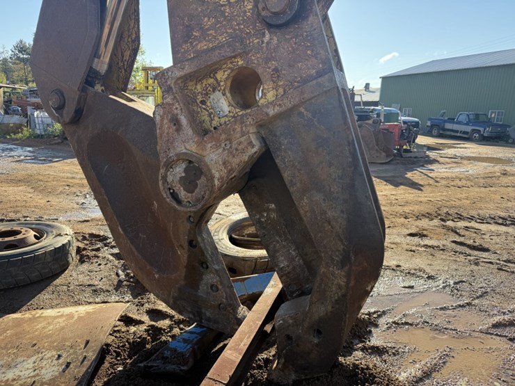caterpillar-245-image-14