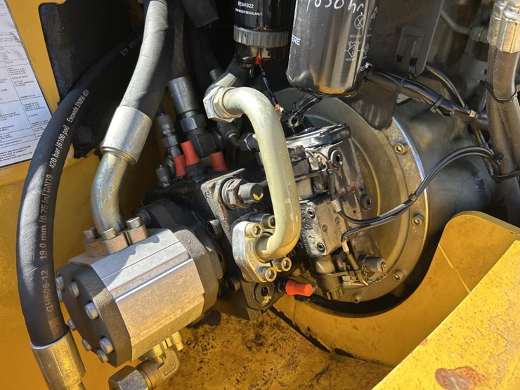 2016-deere-344k-image-49
