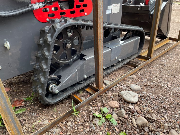 #8172-•-agt-compact-track-loader-image-14