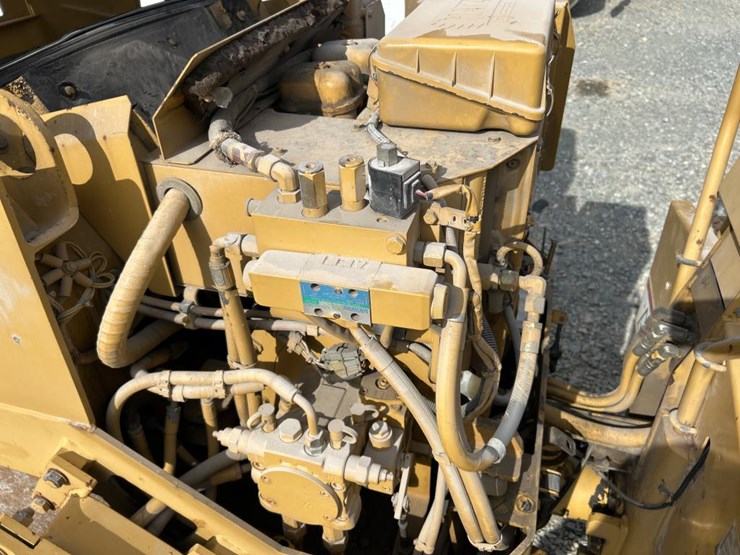 caterpillar-cb-224c-image-38