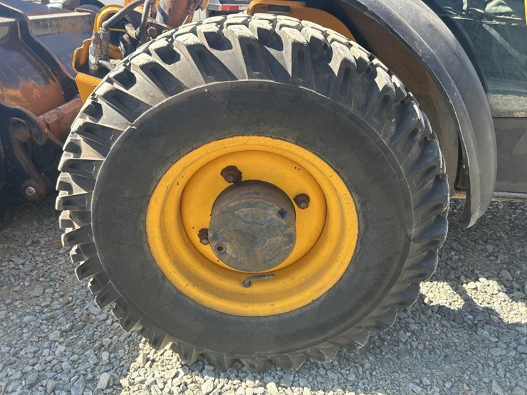 2009-jcb-527-55-image-45