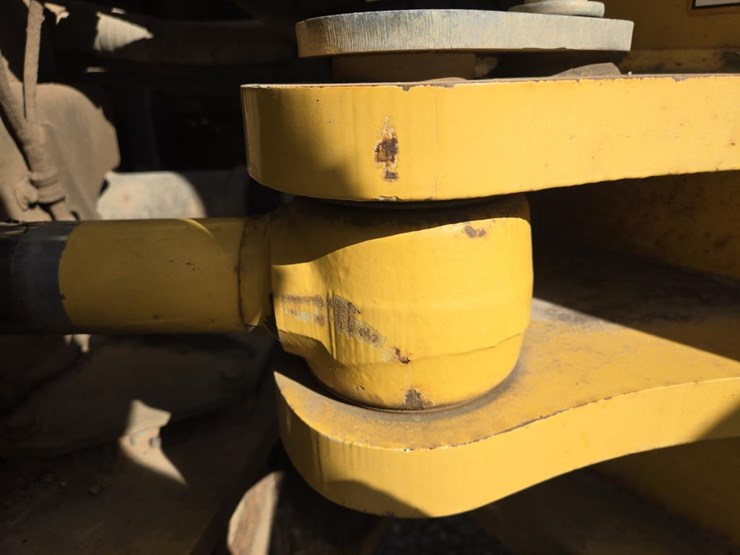2007-deere-844j-image-41