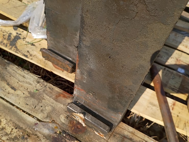 #102-•-set-of-42"-pallet-forks-image-9