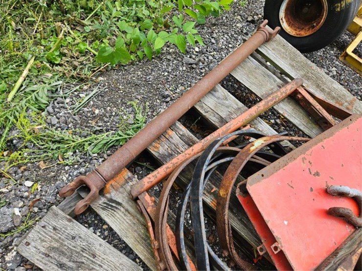 #2052-•-pallet-of-pto's-&-hitch-parts-image-14