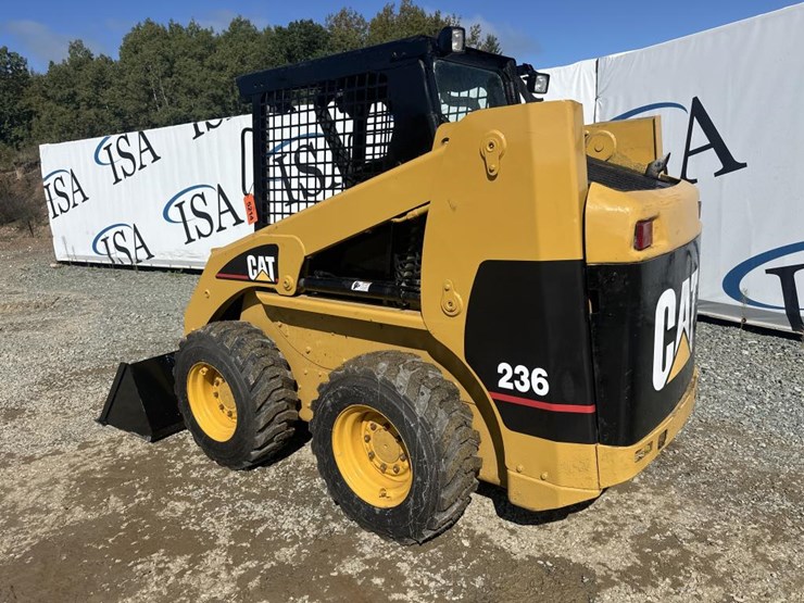 caterpillar-236-image-3