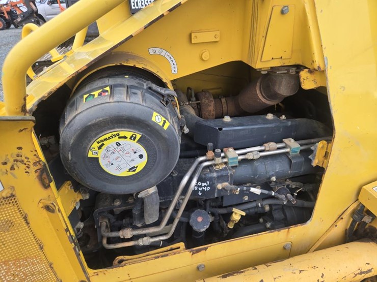 2014-komatsu-d51pxi-image-37
