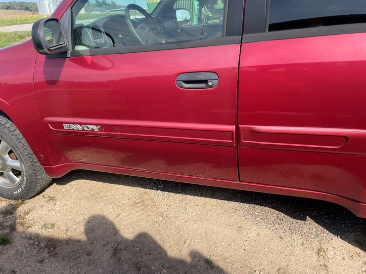 2004-gmc-envoy-image-8